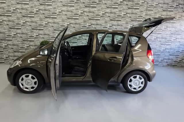Mercedes-Benz A-Klasse (2012) thumbnail 4