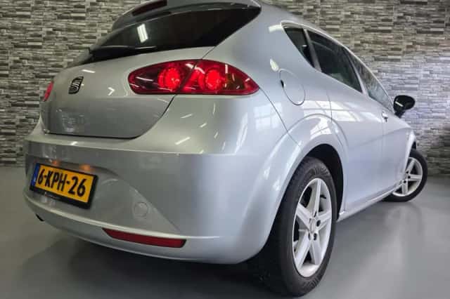 SEAT Leon (2011) thumbnail 2