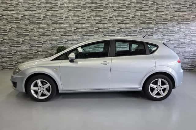 SEAT Leon (2011) thumbnail 3