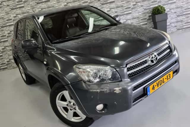 Toyota RAV4 (2009) thumbnail 5