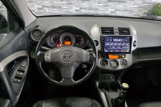 Toyota RAV4 (2009) thumbnail 6