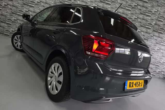 Volkswagen Polo (2018) thumbnail 2