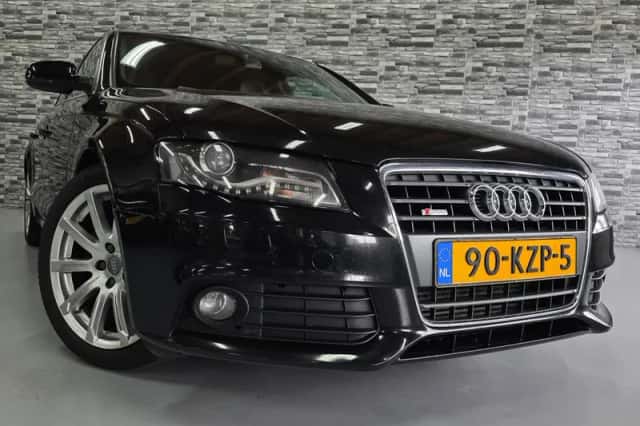 Audi A4 (2010) thumbnail 5