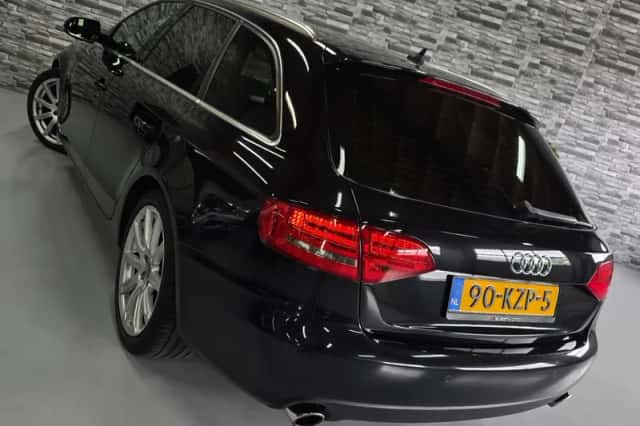 Audi A4 (2010) thumbnail 6