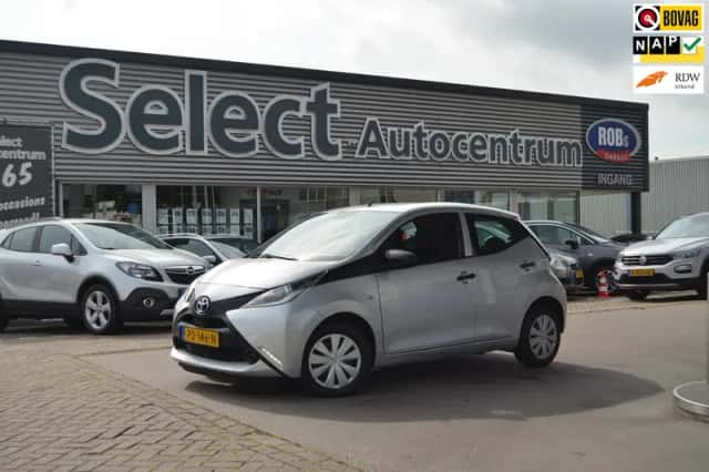 Toyota Aygo (2017) thumbnail 1