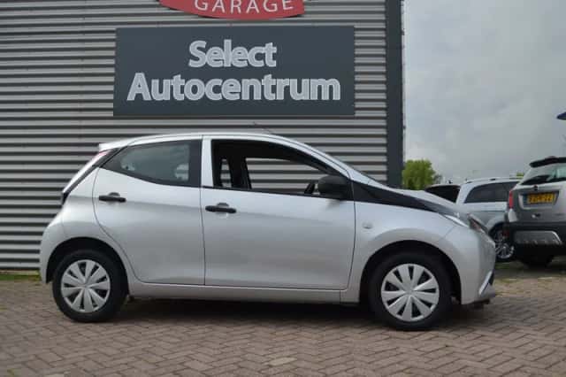 Toyota Aygo (2017) thumbnail 5