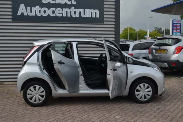 Toyota Aygo (2017) thumbnail 6