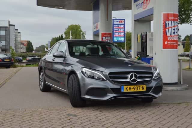 Mercedes-Benz C-Klasse (2016) thumbnail 2
