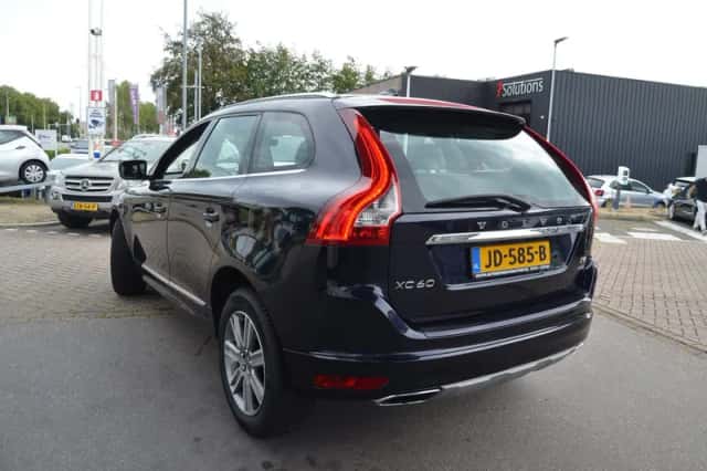 Volvo XC60 (2016) thumbnail 5