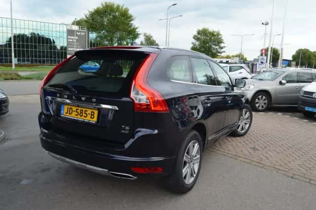 Volvo XC60 (2016) thumbnail 6