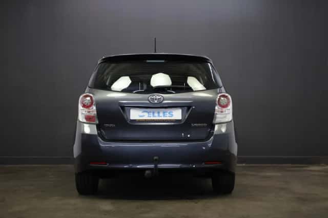 Toyota Verso (2011) thumbnail 6