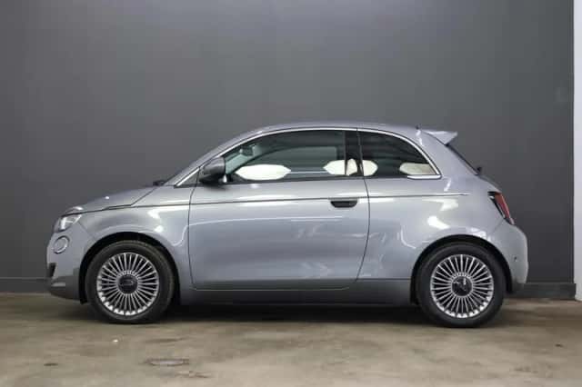 Fiat 500 (2023) thumbnail 5