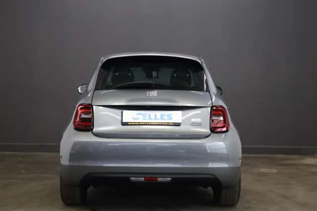 Fiat 500 (2023) thumbnail 6