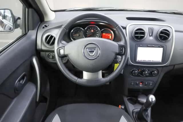 Dacia Sandero (2013) thumbnail 2