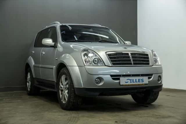 SsangYong Rexton (2013) thumbnail 4