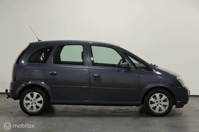 Opel Meriva (2008) thumbnail 4
