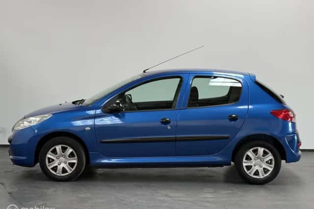 Peugeot 206 (2011) thumbnail 5