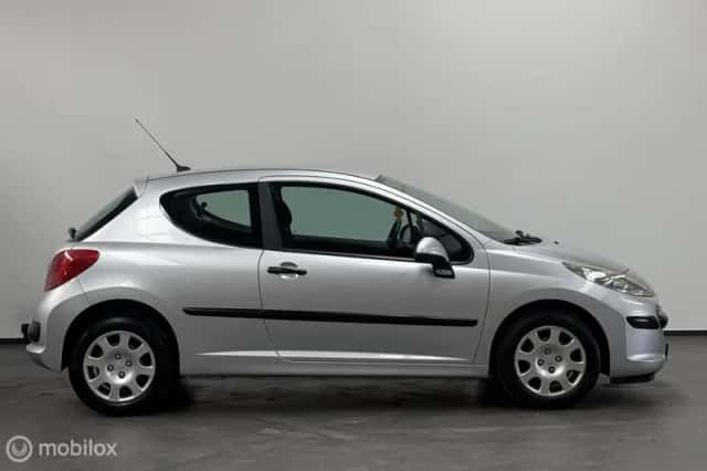 Peugeot 207 (2006) thumbnail 4