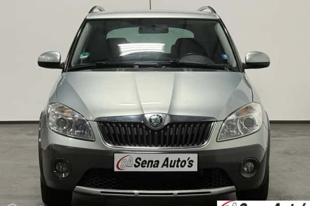 Škoda Fabia (2012) thumbnail 2