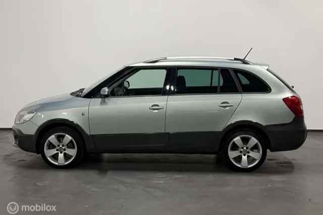 Škoda Fabia (2012) thumbnail 4