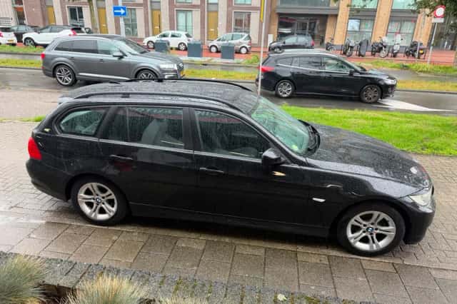 BMW 3-Serie (2009) thumbnail 6