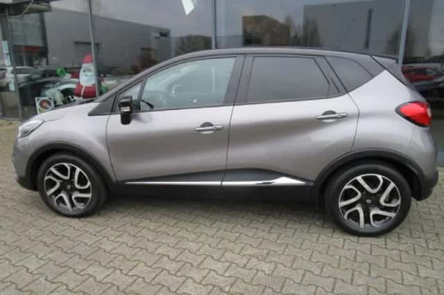 Renault Captur (2015) thumbnail 3