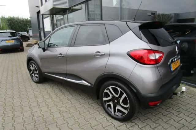 Renault Captur (2015) thumbnail 4