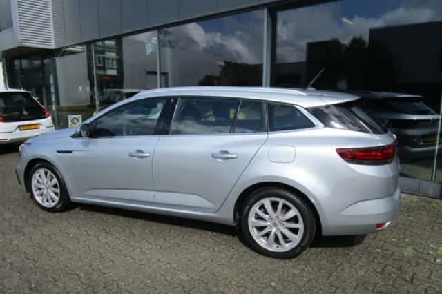 Renault Mégane (2022) thumbnail 4
