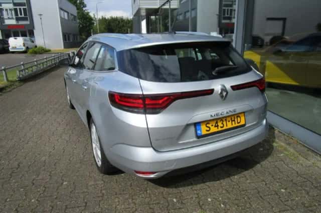 Renault Mégane (2022) thumbnail 6