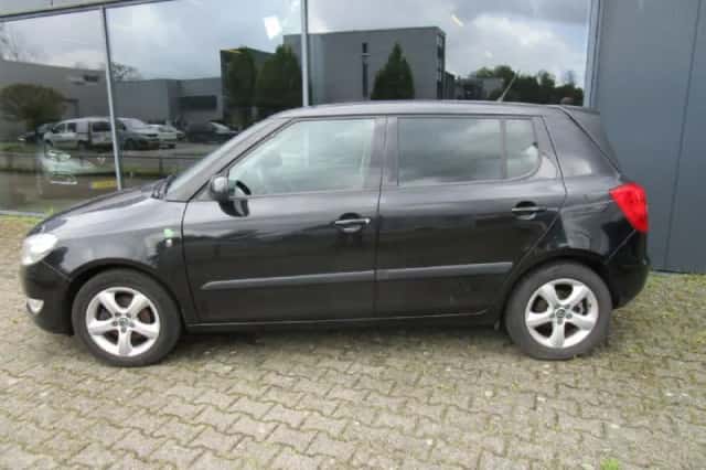 Škoda Fabia (2011) thumbnail 3