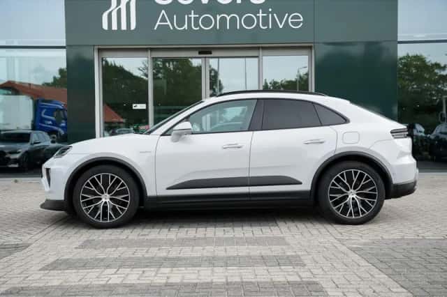 Porsche Macan (2025) thumbnail 5