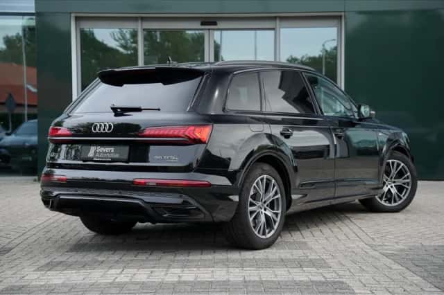 Audi Q7 (2021) thumbnail 3