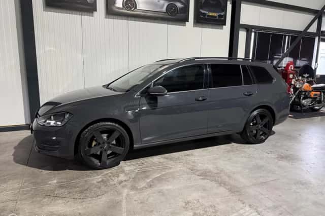 Volkswagen Golf (2014) thumbnail 3