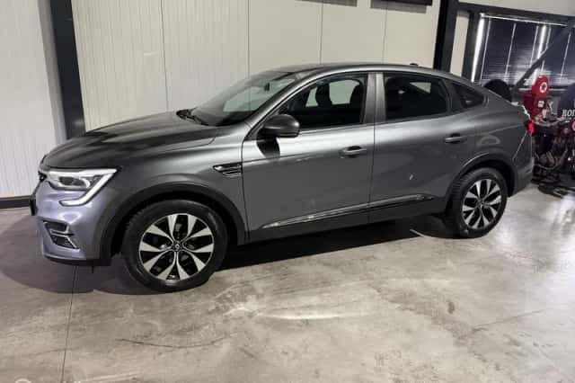 Renault Arkana (2021) thumbnail 2
