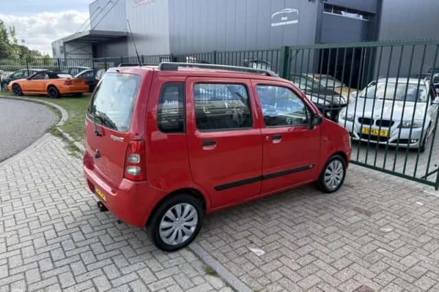 Suzuki Wagon R+ (2003) thumbnail 4