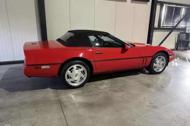 Chevrolet Corvette (1988) thumbnail 5