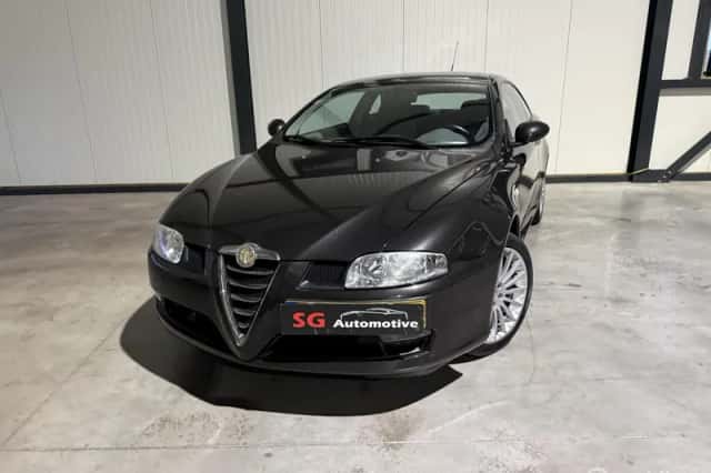 Alfa Romeo GT (2004) thumbnail 1
