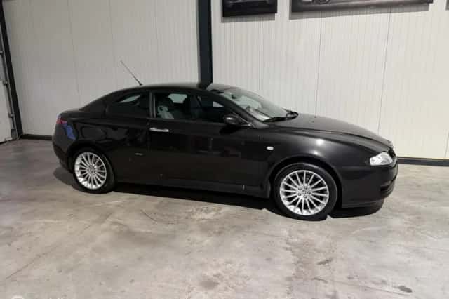 Alfa Romeo GT (2004) thumbnail 2