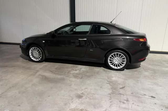 Alfa Romeo GT (2004) thumbnail 3