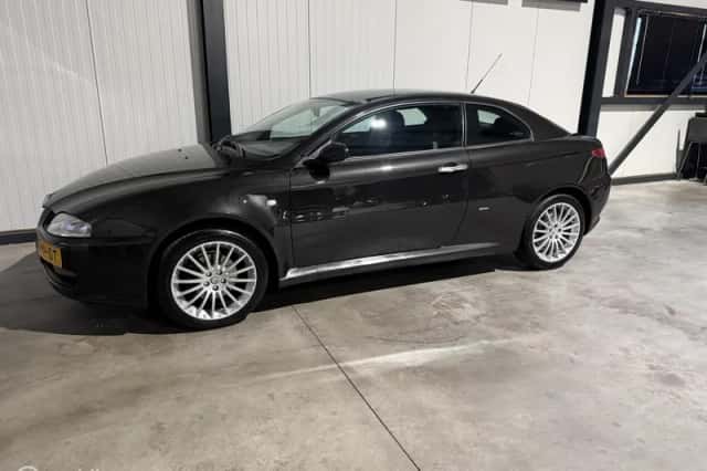 Alfa Romeo GT (2004) thumbnail 4