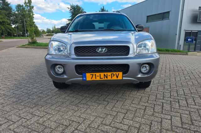 Hyundai Santa Fe (2003) thumbnail 2