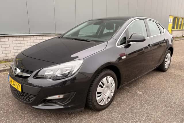 Opel Astra (2013) thumbnail 1