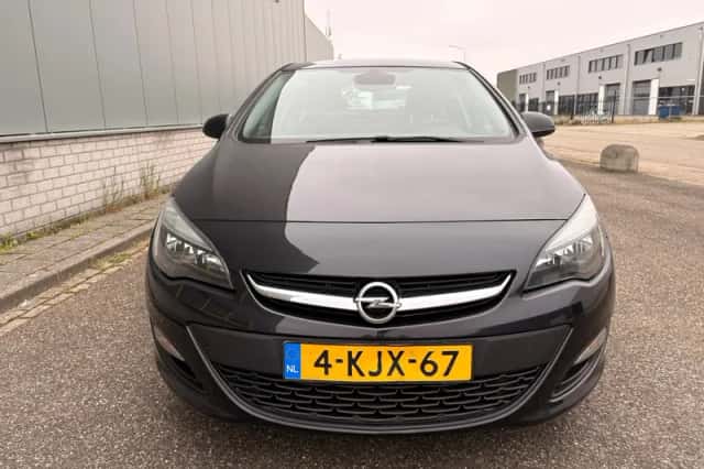 Opel Astra (2013) thumbnail 5