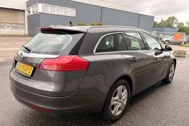 Opel Insignia (2011) thumbnail 3