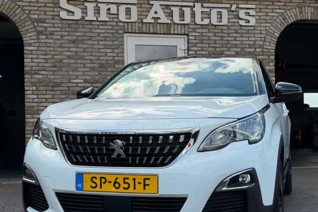Peugeot 3008 (2018) thumbnail 1