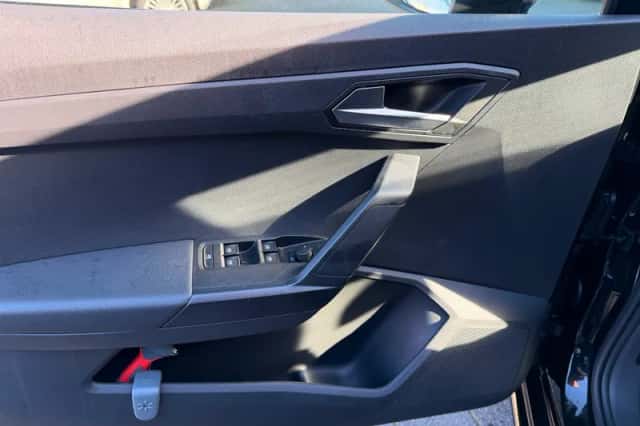 SEAT Ibiza (2023) thumbnail 3