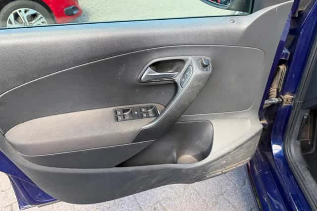 Volkswagen Polo (2012) thumbnail 3