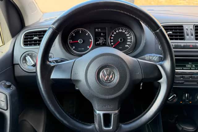 Volkswagen Polo (2012) thumbnail 4