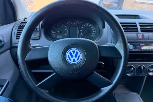 Volkswagen Polo (2002) thumbnail 4