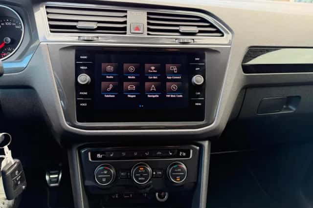 Volkswagen Tiguan (2017) thumbnail 5